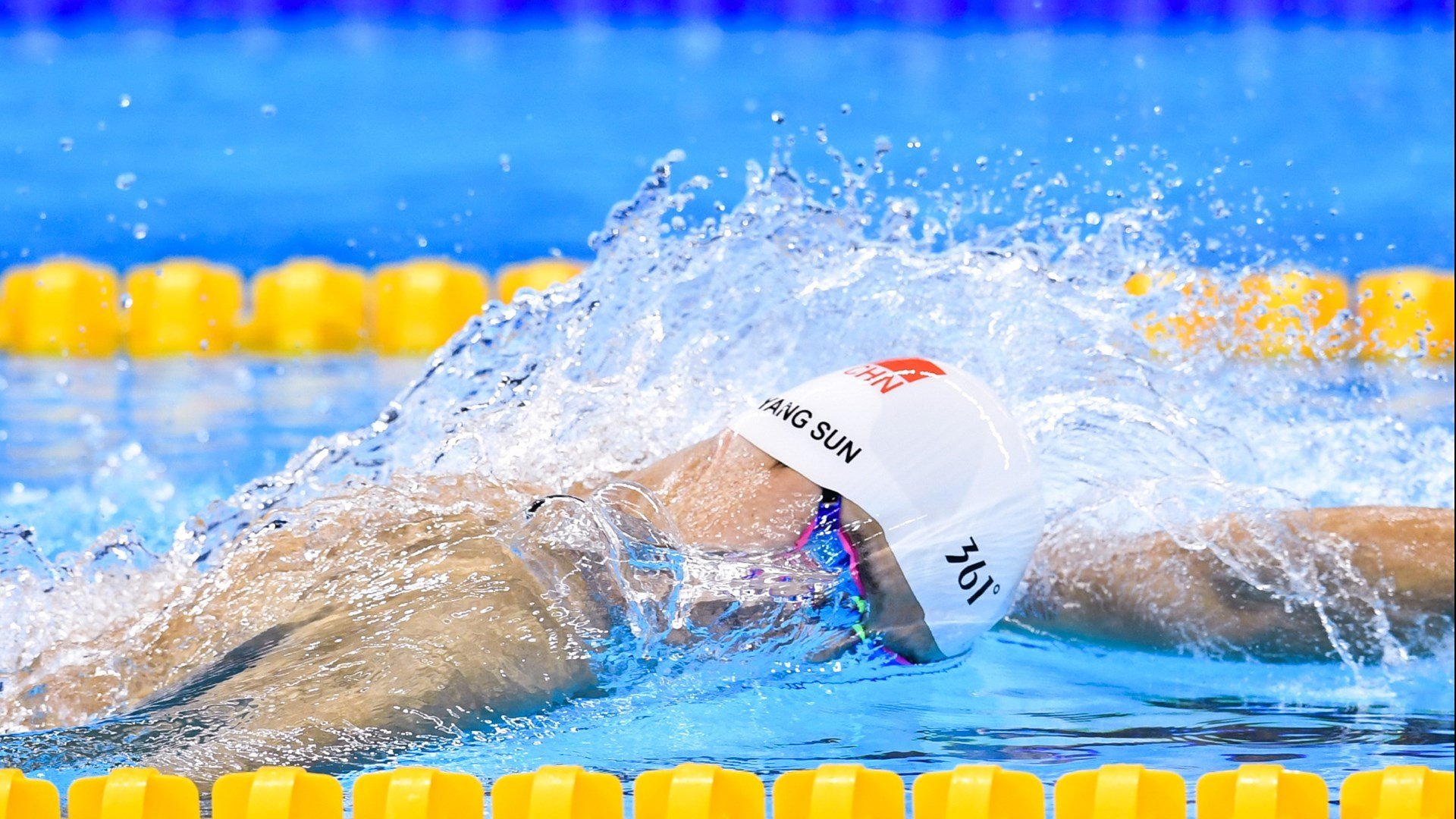 开云中国-国际比赛纪念展在主办城市巡展，吸引大量观众，国际大赛视频